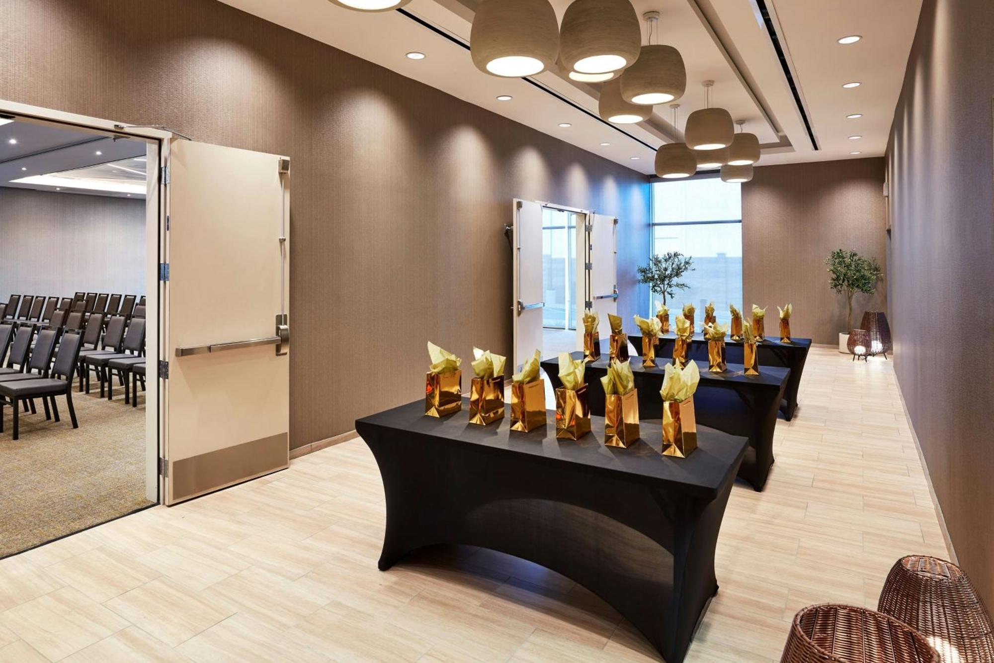 Springhill Suites By Marriott Los Angeles Downey Exterior photo
